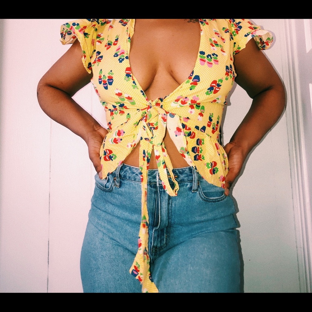 Cute vintage tie up crop top blouse